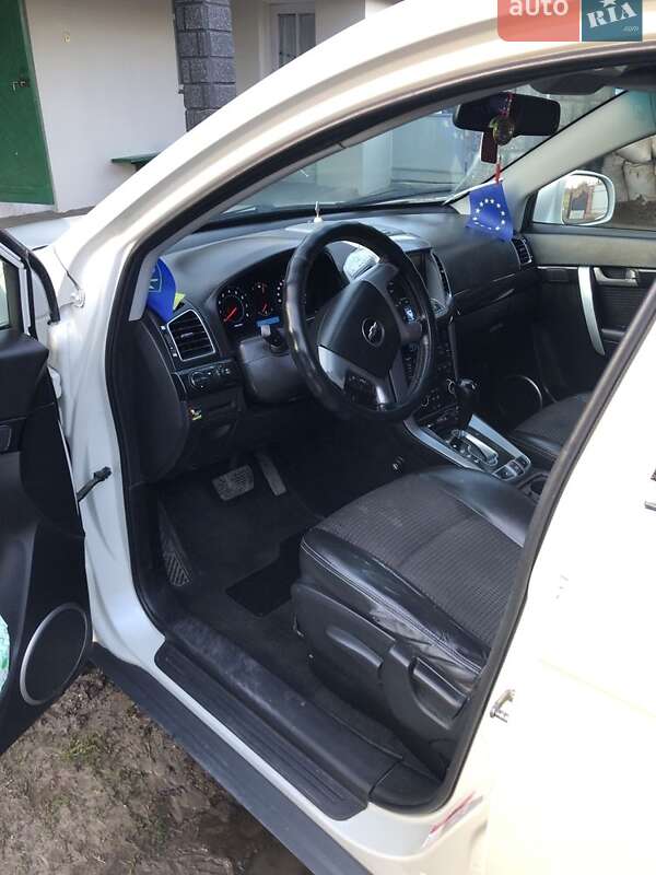 Позашляховик / Кросовер Chevrolet Captiva 2011 в Золочеві
