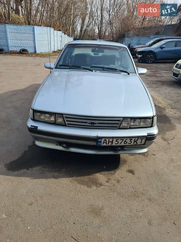 Седан Chevrolet Cavalier 1990 в 