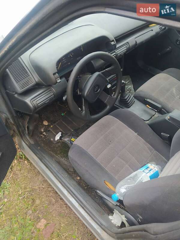 Седан Chevrolet Cavalier 1994 в Броварах фото 3 Седан Chevrolet Cavalier 1994 в Броварах