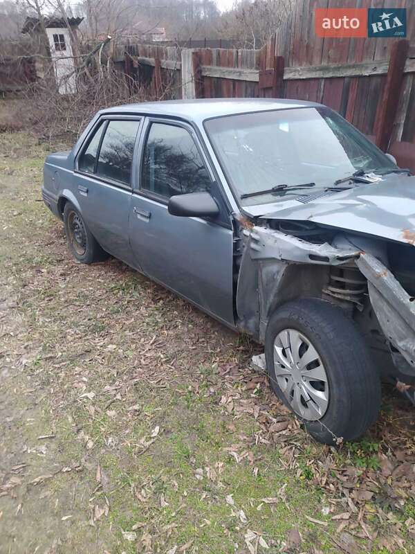 Седан Chevrolet Cavalier 1994 в Броварах фото 8 Седан Chevrolet Cavalier 1994 в Броварах