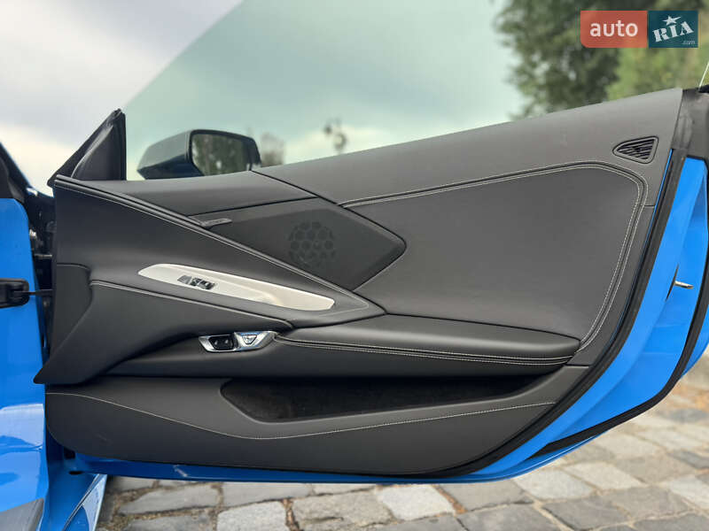 Кабриолет Chevrolet Corvette 2022 в Киеве