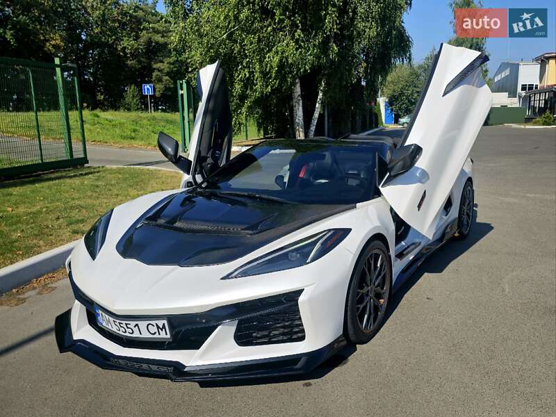 Кабриолет Chevrolet Corvette 2022 в Киеве
