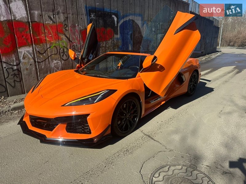 Кабриолет Chevrolet Corvette 2022 в Киеве