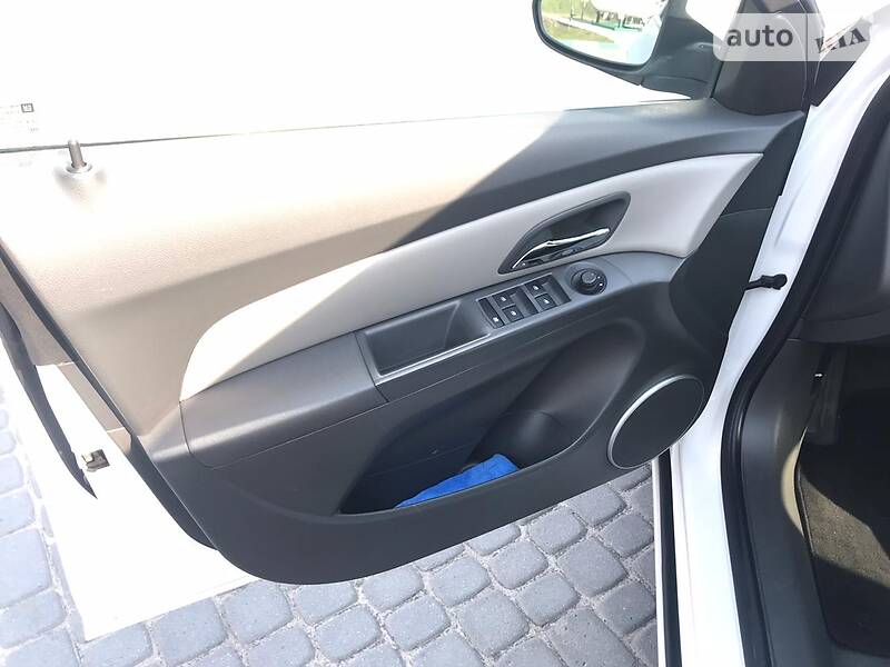 Седан Chevrolet Cruze 2010 в Бродах