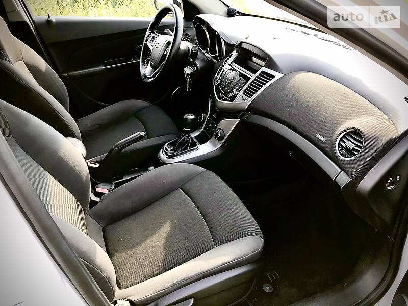Седан Chevrolet Cruze 2011 в Кам'янському
