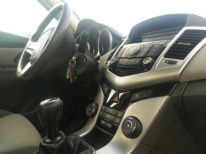 Седан Chevrolet Cruze 2010 в Радехові