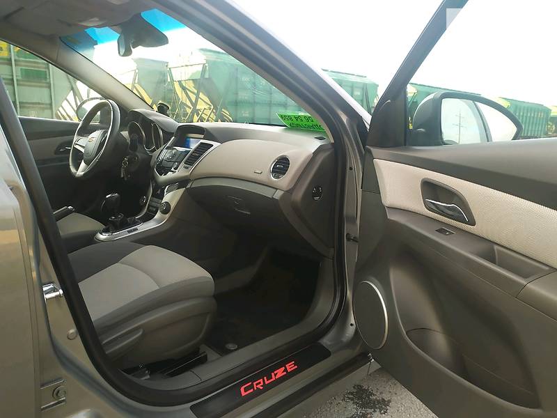 Седан Chevrolet Cruze 2010 в Радехові