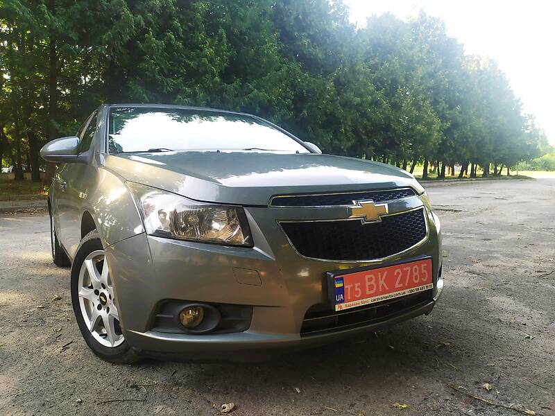 Седан Chevrolet Cruze 2010 в Радехові