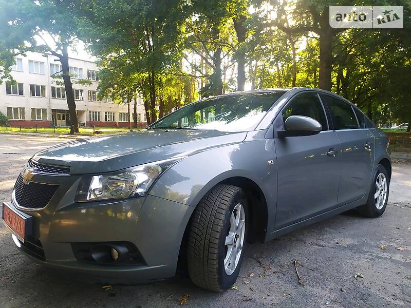 Седан Chevrolet Cruze 2010 в Радехові