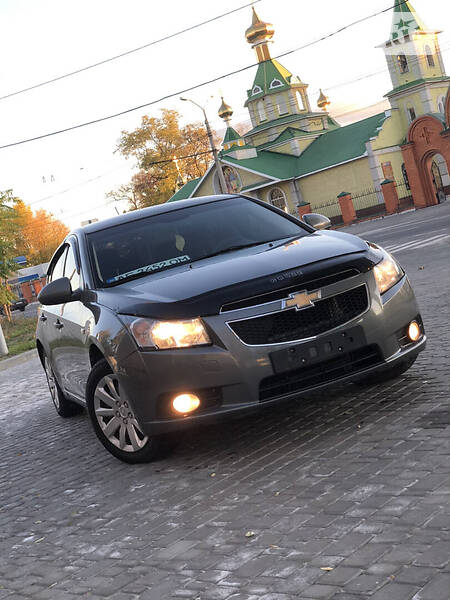 Седан Chevrolet Cruze 2010 в Днепре