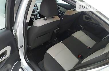 Седан Chevrolet Cruze 2010 в Полтаве