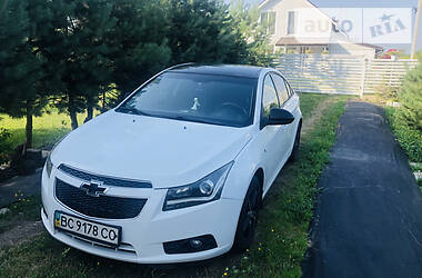 Седан Chevrolet Cruze 2011 в Львові