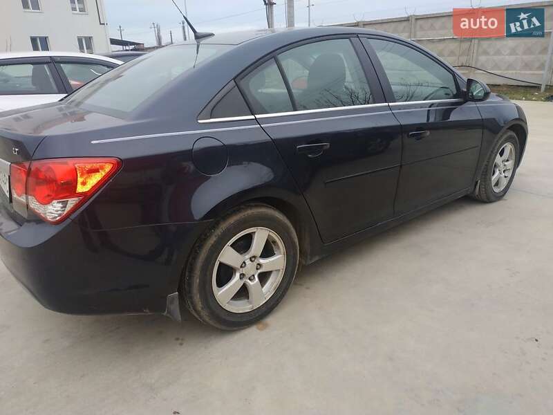 Седан Chevrolet Cruze 2014 в Черноморске