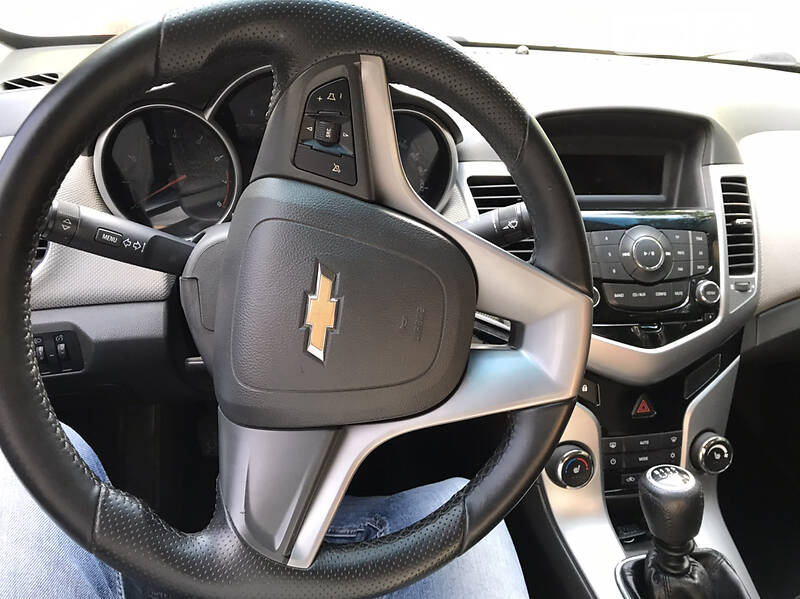 Седан Chevrolet Cruze 2010 в Львове