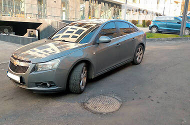 Седан Chevrolet Cruze 2009 в Львове