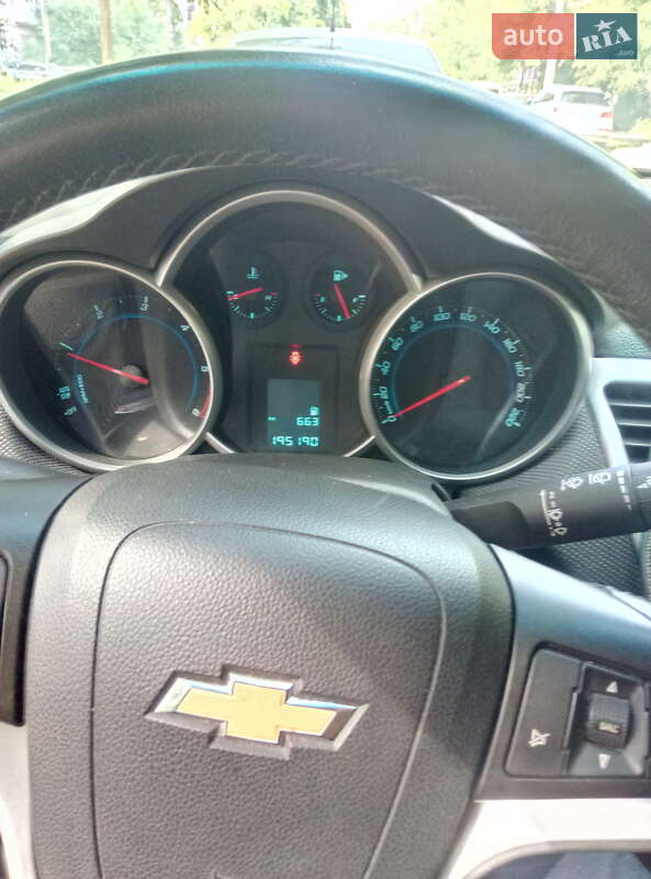 Хэтчбек Chevrolet Cruze 2012 в Киеве