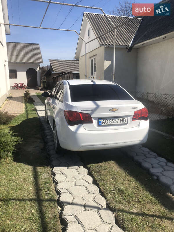 Седан Chevrolet Cruze 2009 в Тячеві