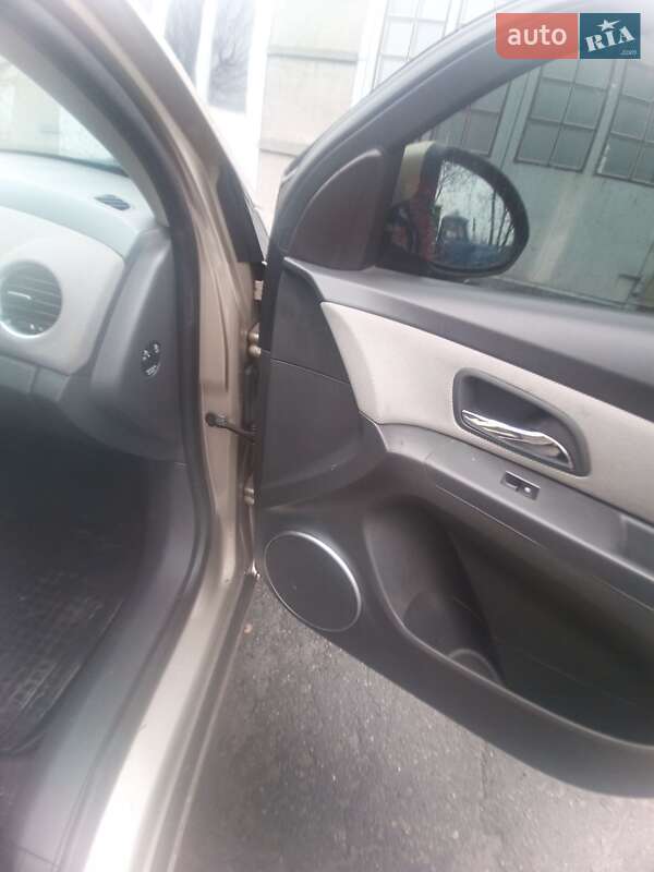 Седан Chevrolet Cruze 2010 в Кобеляках