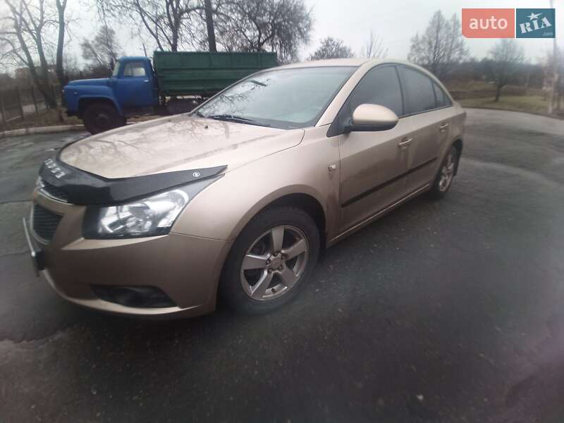 Седан Chevrolet Cruze 2010 в Кобеляках