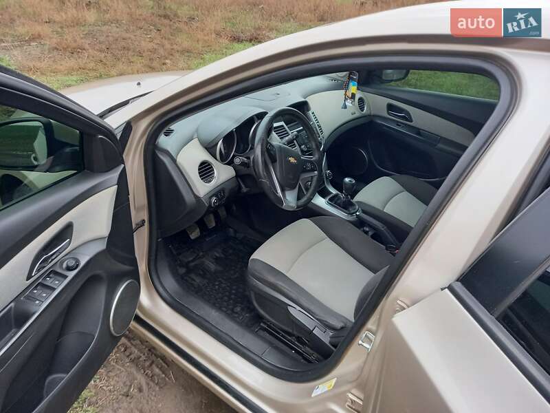 Седан Chevrolet Cruze 2011 в Кілії