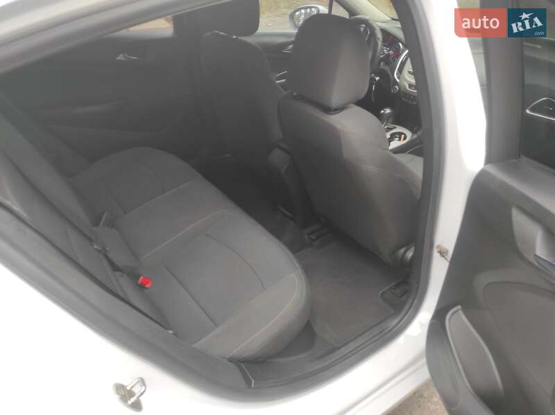 Седан Chevrolet Cruze 2016 в Покровську