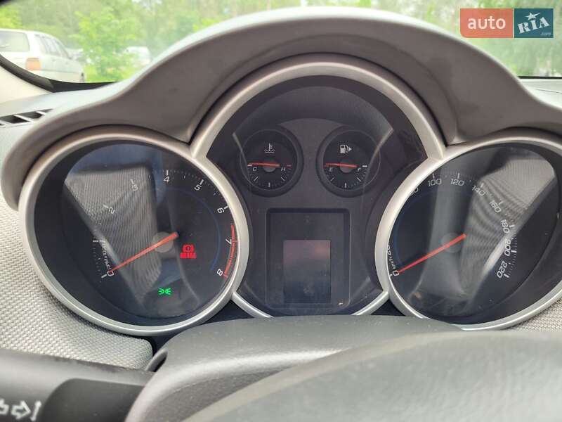 Седан Chevrolet Cruze 2009 в Полтаві