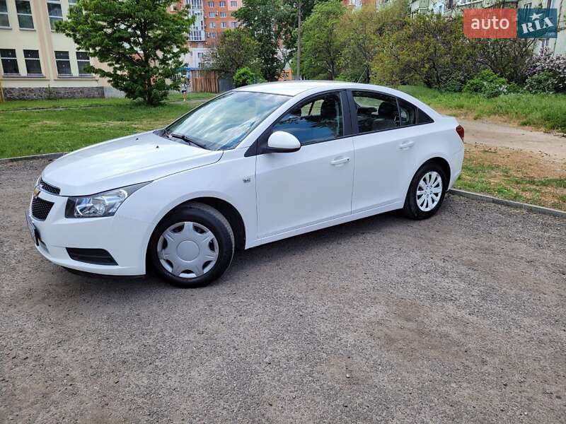 Седан Chevrolet Cruze 2009 в Полтаве