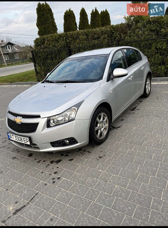 Седан Chevrolet Cruze 2012 в Калуші
