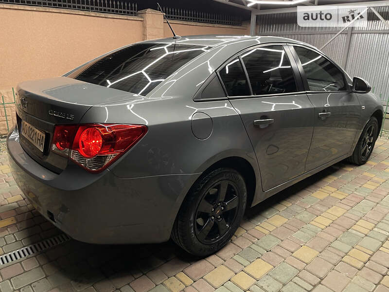 Седан Chevrolet Cruze 2009 в Ужгороде