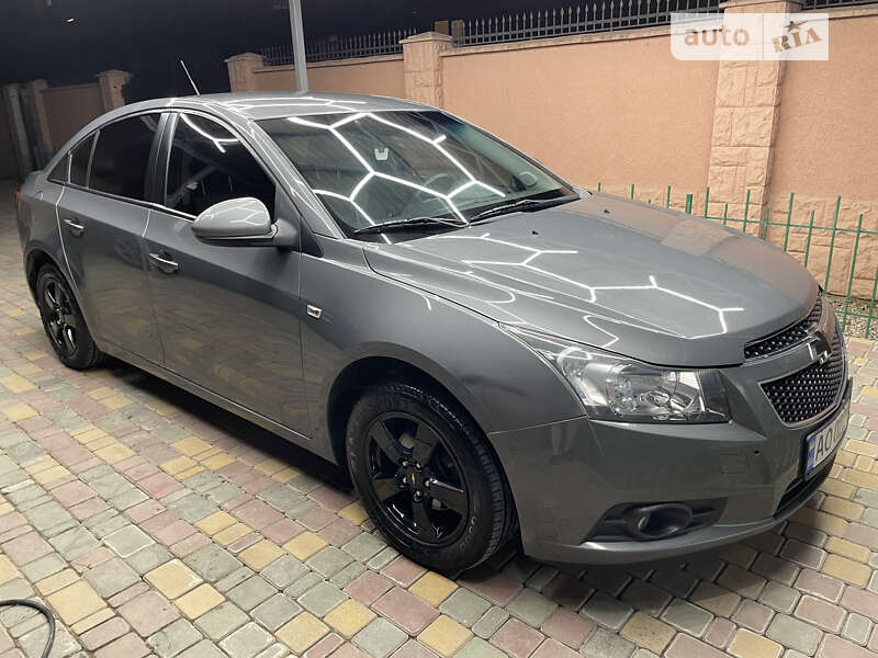 Седан Chevrolet Cruze 2009 в Ужгороде