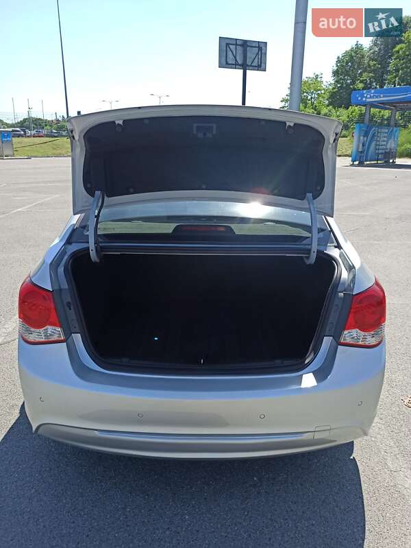 Седан Chevrolet Cruze 2013 в Львові
