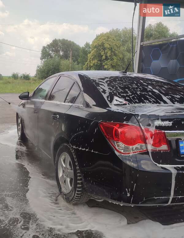 Седан Chevrolet Cruze 2011 в Малині