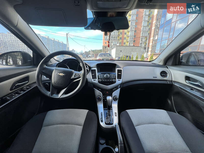 Седан Chevrolet Cruze 2015 в Чернигове