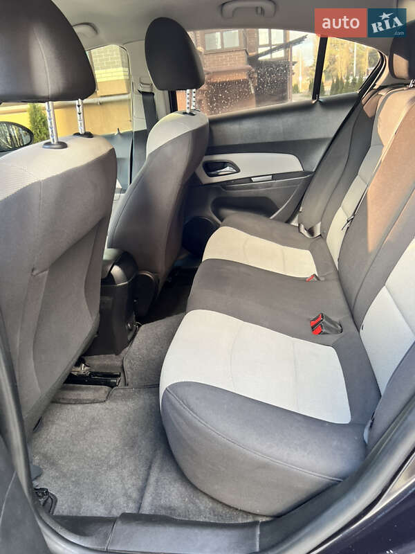 Седан Chevrolet Cruze 2015 в Чернигове
