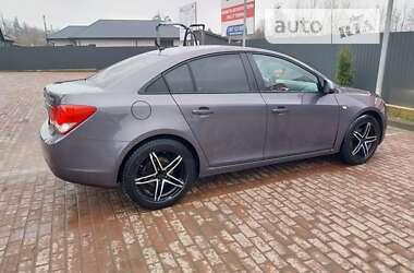 Седан Chevrolet Cruze 2011 в Рокитном