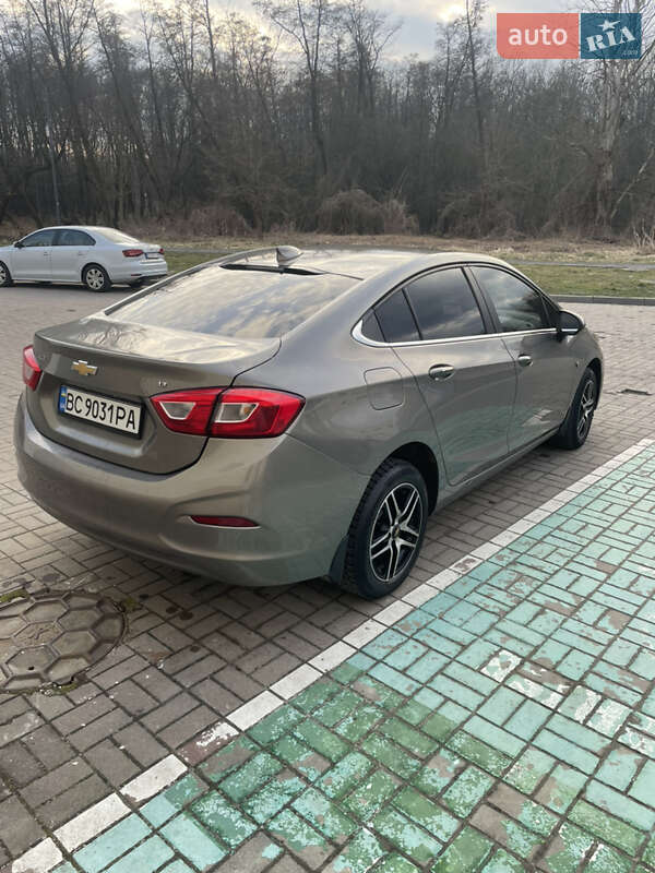 Седан Chevrolet Cruze 2018 в Львове