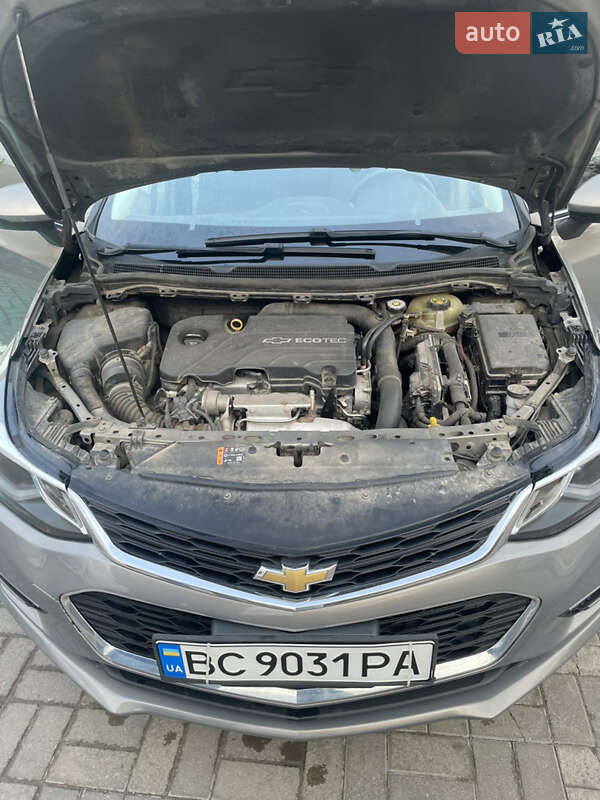Седан Chevrolet Cruze 2018 в Львове