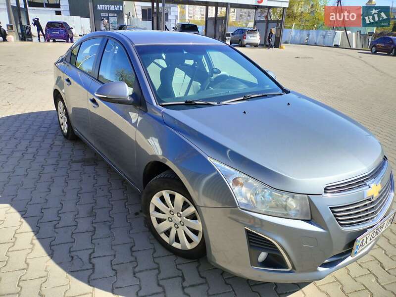 Седан Chevrolet Cruze 2014 в Львові