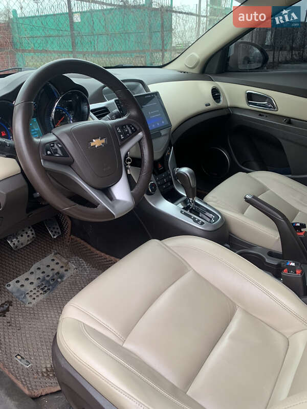 Седан Chevrolet Cruze 2015 в Чернигове