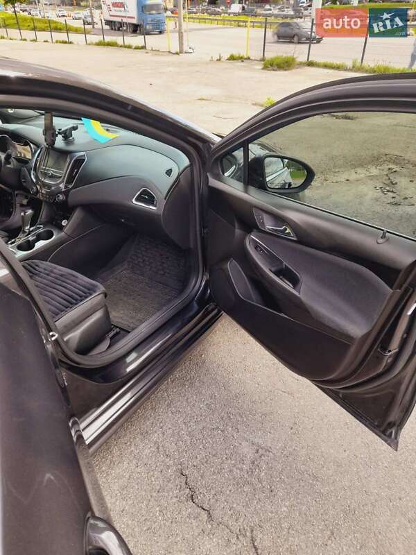 Седан Chevrolet Cruze 2017 в Киеве