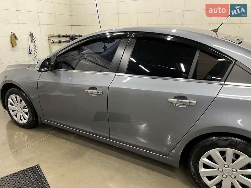 Седан Chevrolet Cruze 2016 в Гостомелі