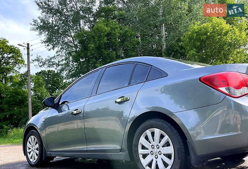 Седан Chevrolet Cruze 2009 в Чернигове