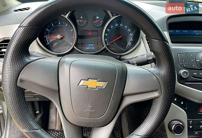 Седан Chevrolet Cruze 2009 в Чернигове