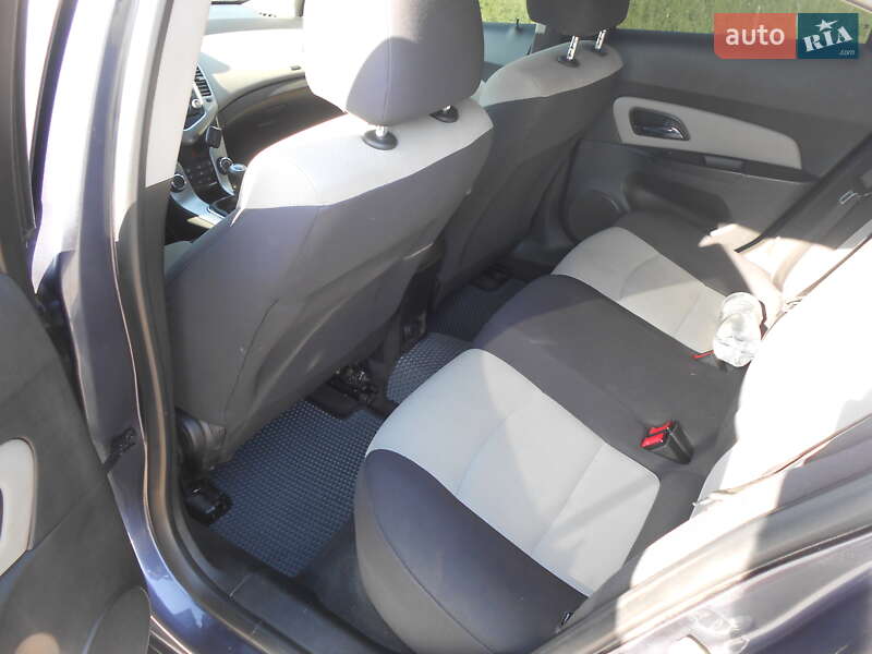 Седан Chevrolet Cruze 2013 в Запорожье