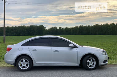 Седан Chevrolet Cruze 2011 в Кролевце