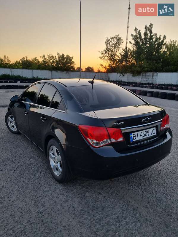 Седан Chevrolet Cruze 2011 в Кременчуці