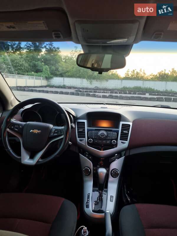 Седан Chevrolet Cruze 2011 в Кременчуці