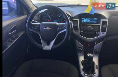 Хэтчбек Chevrolet Cruze 2012 в 