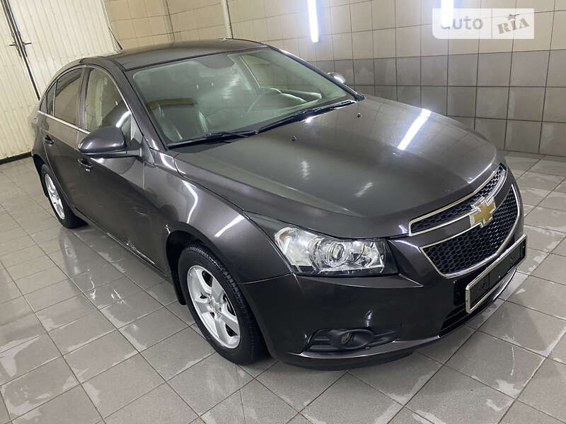Седан Chevrolet Cruze 2015 в Умани