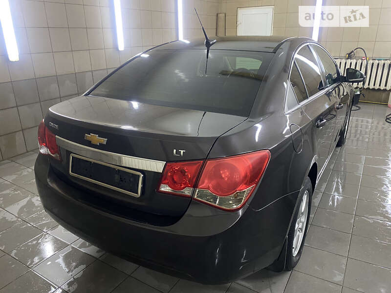 Седан Chevrolet Cruze 2015 в Умани